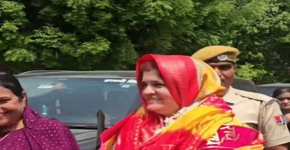 भरतपुर निगम के लिए अनुराधा सिंह ने शपथ ली:निर्विरोध मेयर बनीं; 65 वार्डों में 20 पर भाजपा जीती थीं; रूपवास में बीजेपी का बोर्ड