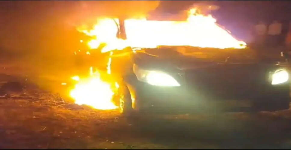 Karoli&nbsp;बदमाशों ने खड़ी 2 ऑटो में लगाई आग, 4 लोग हिरासत में