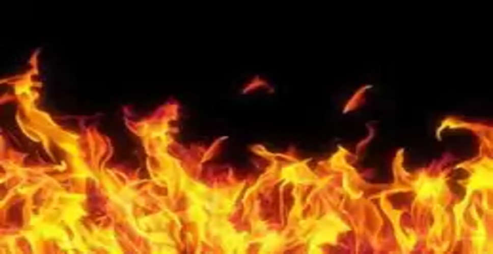 Bikaner वायर फिटिंग में तकनीकी खराबी से ट्रॉली में लगी आग, वायरिंग के जरिए टायरों तक पहुंची