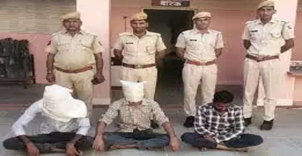 Nagaur जिले में पुलिस ने छापेमारी कर 2 स्थायी वारंटियों को किया गिरफ्तार 