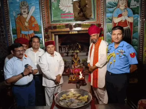 वाई भोज मंदिर में की पूजा; 1115वें अवतरण दिवस समारोह में हुए शामिल