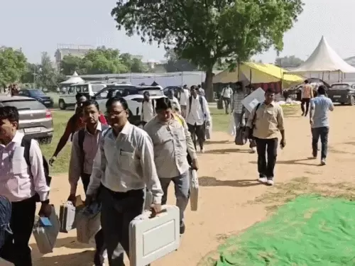 अलवर में पंचायत चुनाव: 109 पंचायत समिति और 20 जिला परिषद सदस्यों के लिए कल मतदान, आज रवाना होंगी पोलिंग पार्टियां