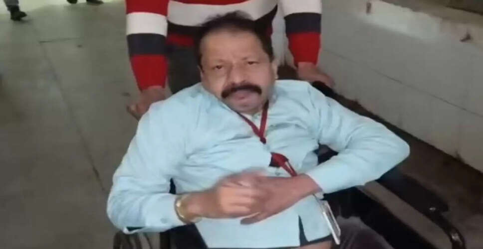 शराब पीकर अस्पताल पहुंचे डॉक्टर अनुराग शर्मा को टोंक से हटाकर जयपुर मुख्यालय भेजा