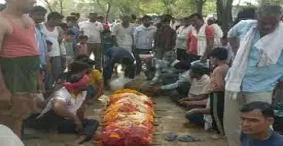 Karoli&nbsp;शव के अंतिम संस्कार के दौरान अतिक्रमणकारियों ने किया पथराव