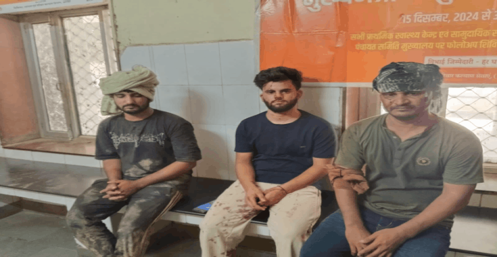 अलवर में हरियाणा रोडवेज बस की टक्कर से बाइक सवार युवक की मौत, हादसे के बाद मौके पर जुटी भीड़