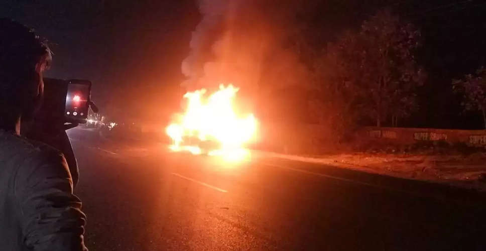 Jaipur चलती कार में लगी आग, चालक जिंदा जला