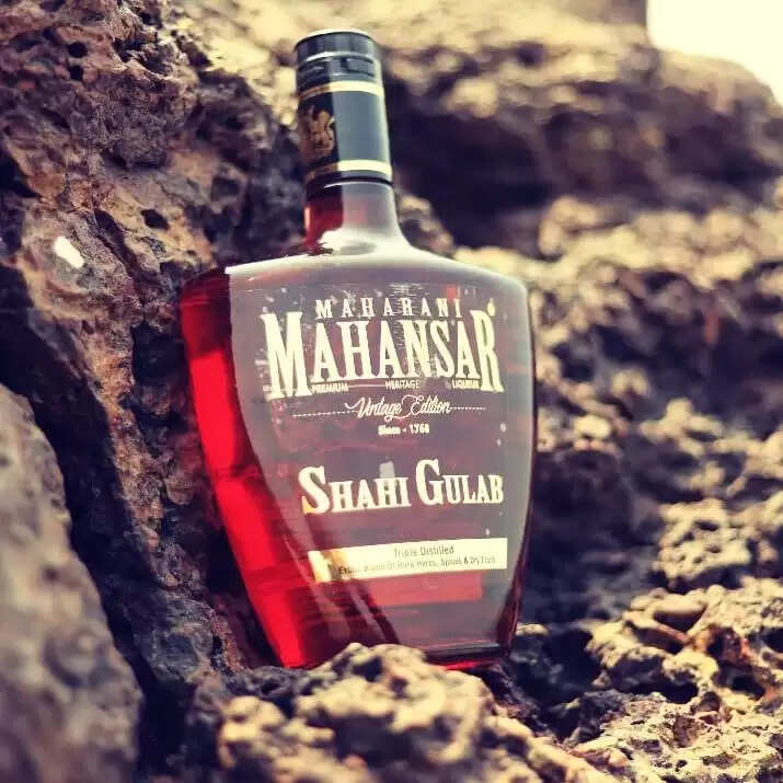 राजस्थान की शाही शराब, करणी सिंह का शराब फॉर्म्यूला, royal wine of rajasthan, rose wine, rajasthan mahansar heritage wine, maharani mahansar shahi gulab wine, mahansar heritage wine, liquor formula of