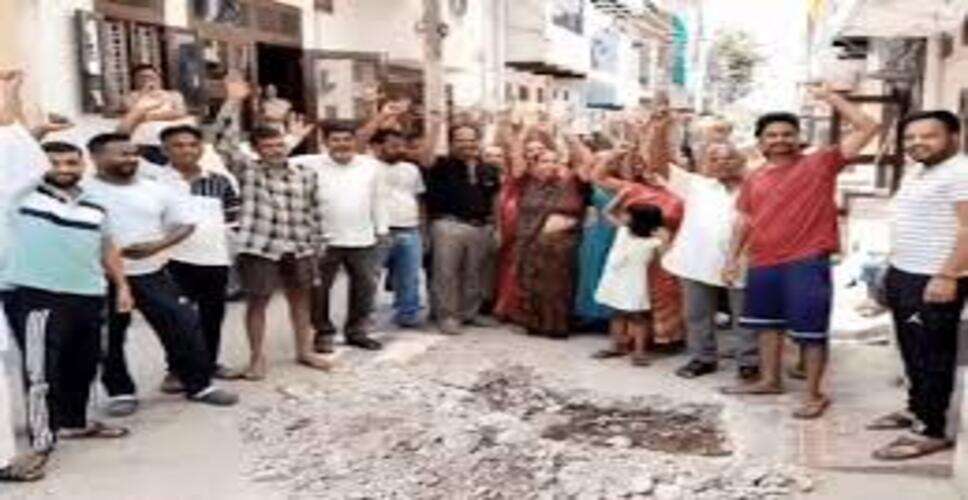 वार्ड 31 में चार महीने से जल संकट, गंदे पानी की समस्या से लोग परेशान, निजी टैंकर पर बढ़ा खर्च