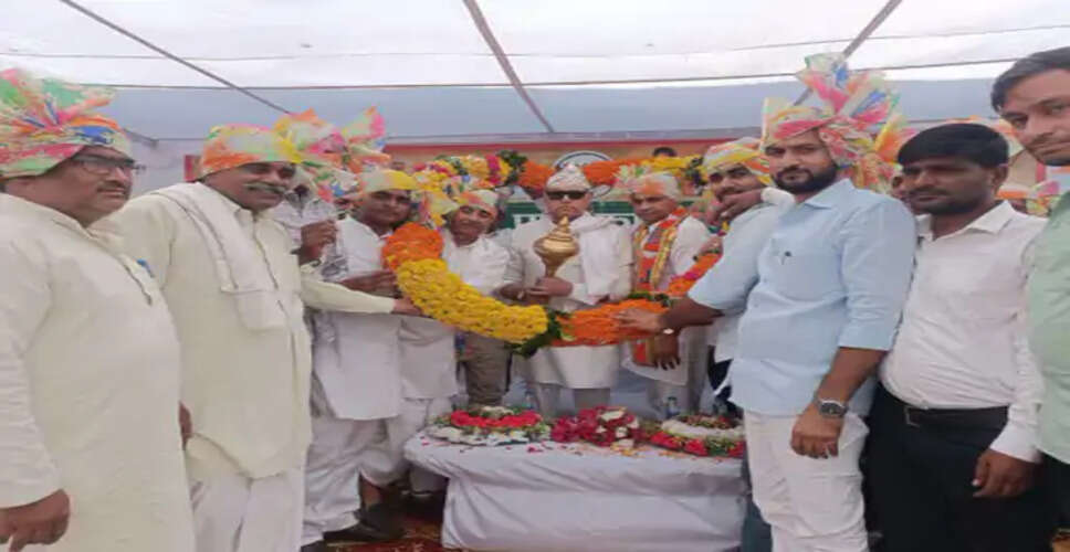 उच्चैन नगरपालिका के नवनिर्वाचित चेयरमैन दलीप सिंह अंबेश ने संभाला पदभार, विधायक जगत सिंह रहे मौजूद