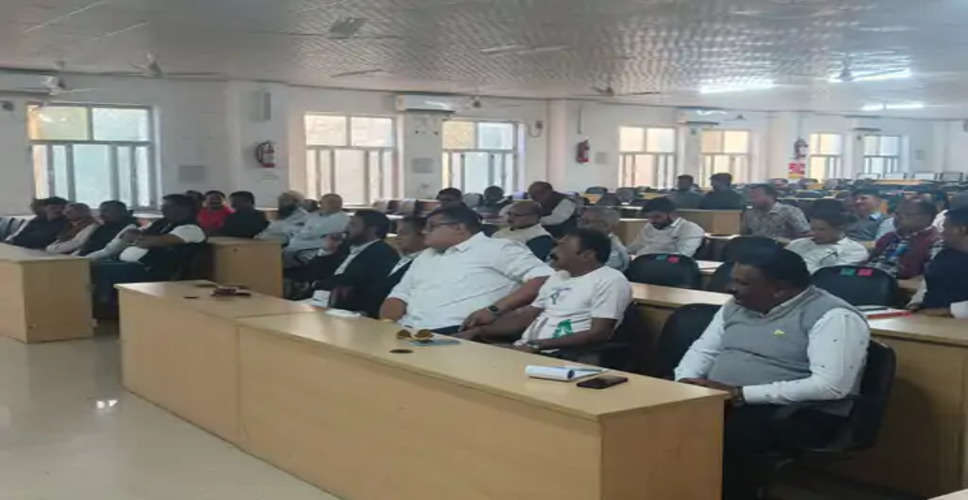 Banswara संभागीय आयुक्त ने माही महोत्सव को सफल बनाने के लिए ली मीटिंग 