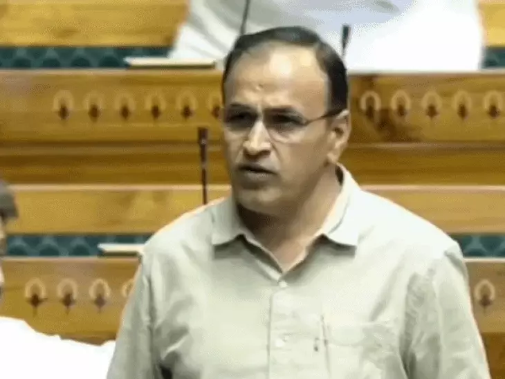 लोकसभा में गूंजा किसानों की जमीन पर ट्रांसमिशन लाइन का मुद्दा, सांसद उम्मेदाराम बेनीवाल ने उठाई आवाज