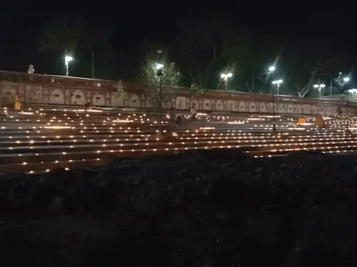 चैत्र प्रतिपदा पर भगवा रंग में रंगा शहर, सूरसागर में 11 हजार दीपों से सजा भव्य नजारा