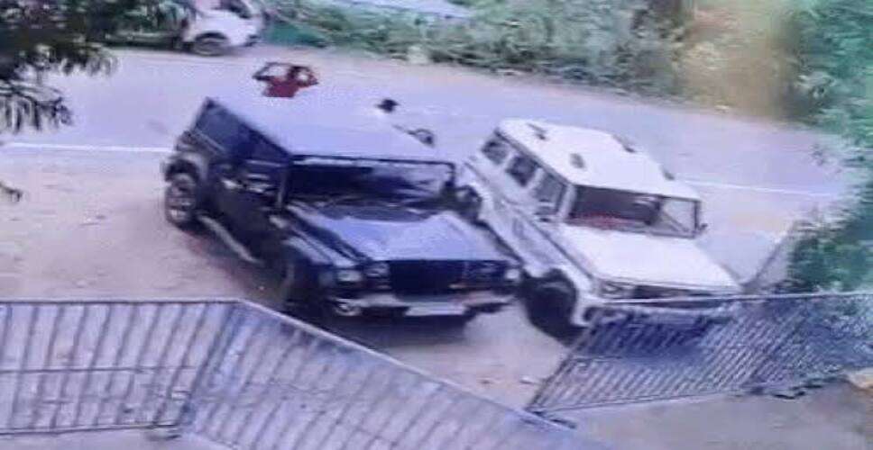 अजमेर में प्रॉपर्टी डीलर के ऑफिस पर तोड़फोड़, थार जीप के शीशे तोड़े; CCTV में कैद आरोपी