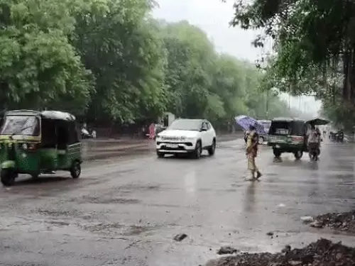 कोटा में सुबह से रिमझिम बारिश का दौर: दो घंटे से लगातार बरसात, मौसम हुआ सुहाना