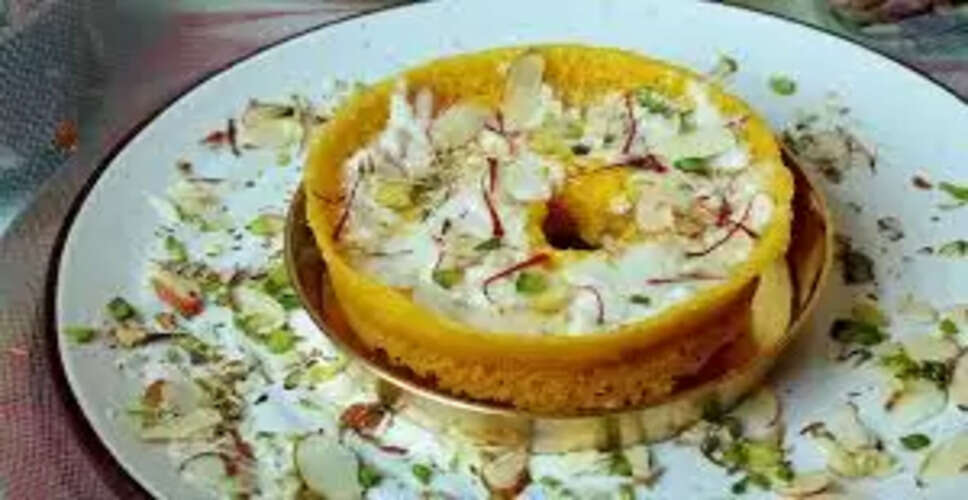 Karoli&nbsp;हरियाली तीज पर घेवरों की बढ़ी मांग, 400 रुपए किलो&nbsp;