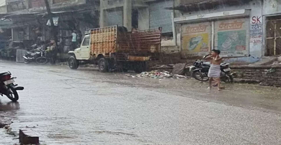 Karoli&nbsp;एक घंटे झमाझम बारिश से शहर हुआ तर, गर्मी से राहत&nbsp;
