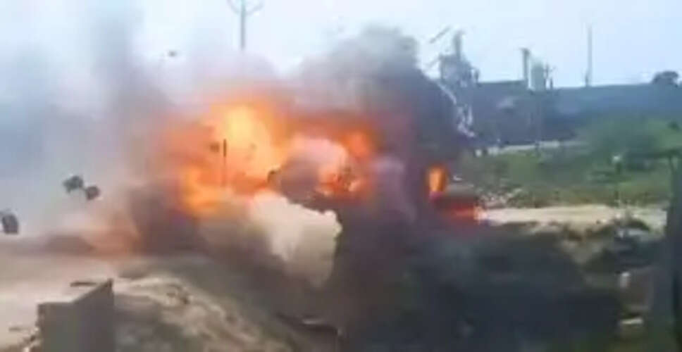 Karoli&nbsp;सिलेंडर पर चाय बनाते समय दुकान में लगी आग, जलकर राख