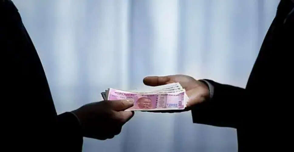 Hanumangarh&nbsp;15,000 रुपये की रिश्वत लेते हुए रँगे-हाथ पकडे गए जूनियर अकाउंटेंट, मामला दर्ज&nbsp;