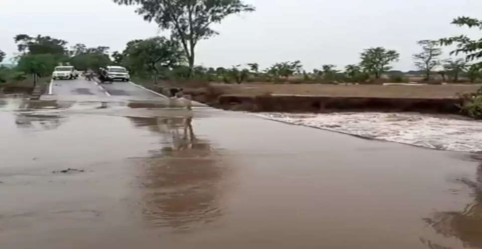 Banswara जल निकासी के अभाव में नाई मोहल्ले में भरा बारिश का पानी, लोग परेशान