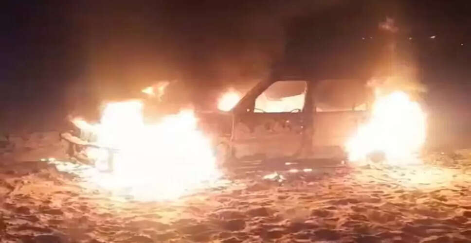 श्रीगंगानगर में दहका भीषण दावानल!&nbsp;कंटेनर में आग लगने से 5 गाड़ियां जलकर राख, जानिए क्या है अग्निकांड की वजह ?