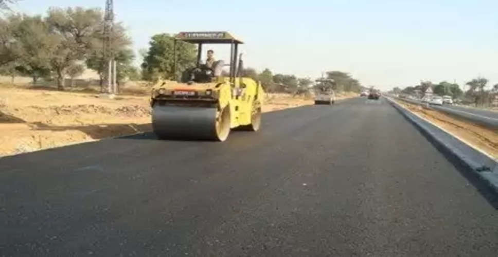 Bhilwara पीडब्ल्यूडी विभाग ने जर्जर सड़कों का  सर्वे करवा निर्माण कार्य करवाया शुरू