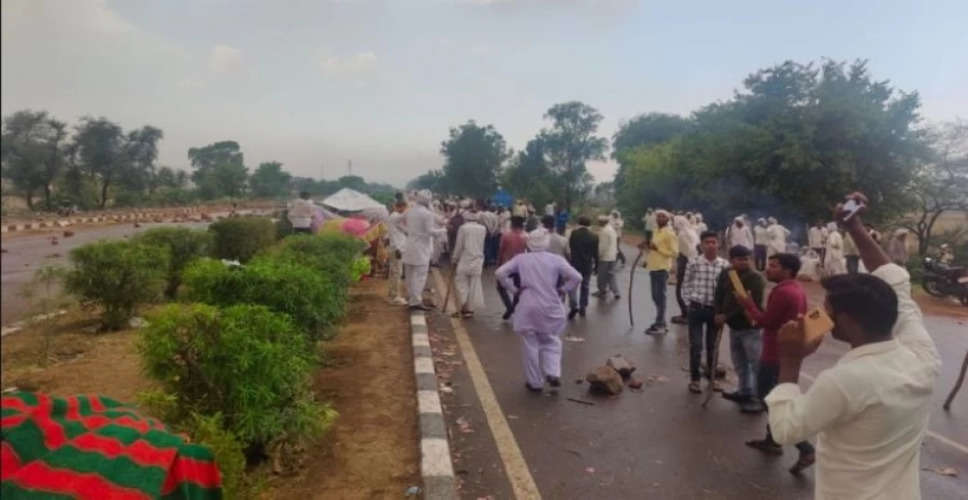 Bharatpur Protest: भरतपुर में आरक्षण और सैनी समाज के नेताओं की रिहाई की मांग पर चक्का जाम जारी, आज रात 12 बजे तक इन जगहों पर इंटरनेट बंद