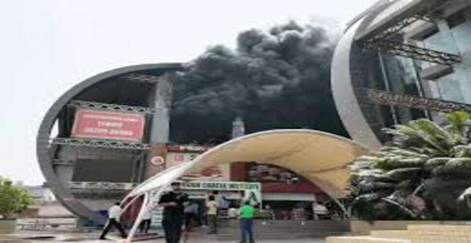 कोटा के सिटी मॉल में भीषण आग, फॉल सिलिंग गिरी; 14 दमकलों ने 2 घंटे में पाया काबू