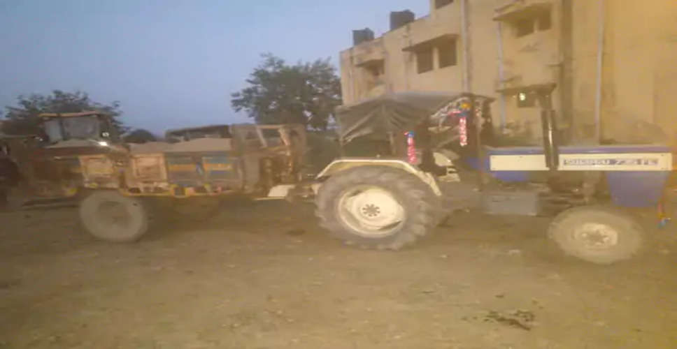 Bhilwara शहर में अवैध बजरी पर कार्रवाई, ट्रैक्टर-ट्रॉली हुए जब्त