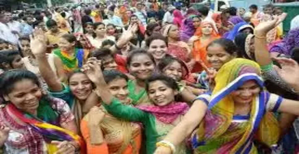 Karoli&nbsp;जयघोषों से दिखाया जोश, महिलाओं का उमड़ा सैलाब