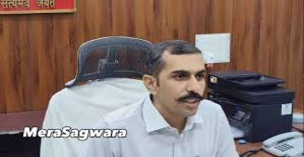 डूंगरपुर में कलेक्टर देशल दान का सागवाड़ा अस्पताल औचक निरीक्षण, स्वास्थ्य सेवाओं की समीक्षा