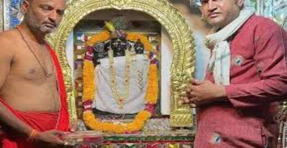 सिद्ध गणेश मंदिर में चोरी, चांदी के छत्र और दानपात्र की राशि ले उड़े चोर