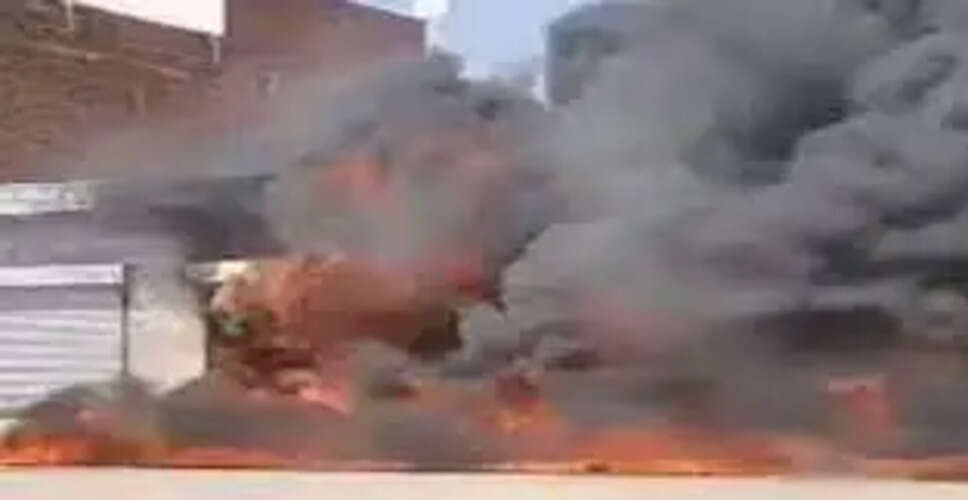 Sriganganagar देर रात सरसों तेल की दुकान में लगी भीषण आग, भारी नुकसान 