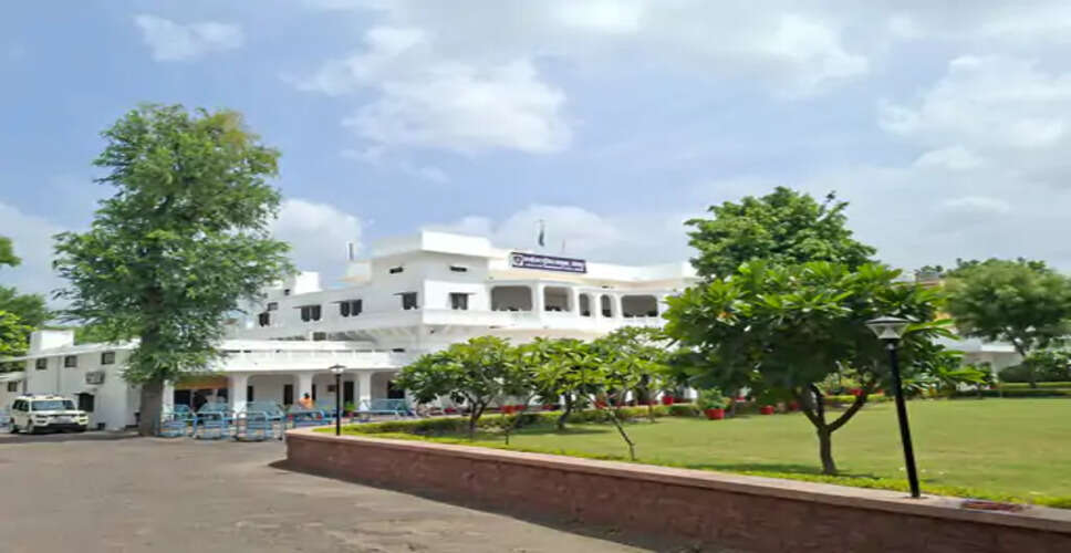 युवक पर कैंपर चढ़ाकर हत्या की कोशिश, फिर लाठी-डंडों और सरियों से किया हमला; 4 आरोपी गिरफ्तार