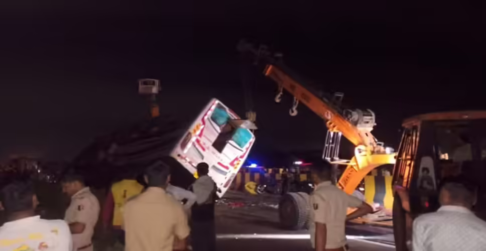 कोटा में भीषण बस हादसा, तीन की मौत, 20 से अधिक यात्री घायल