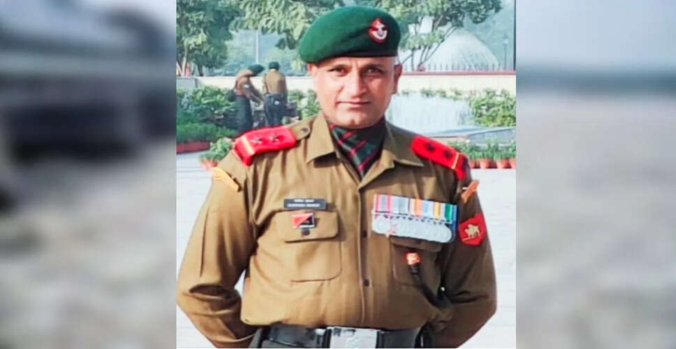 Rajasthan Breaking News: झुंझुुनूं के शहीद राजेंद्र प्रसाद भाब्रू को सैन्य सम्मान के साथ अंतिम विदाई, सेना की टुकड़ी ने शहीद को दिया गार्ड ऑफ आर्नर सम्मान