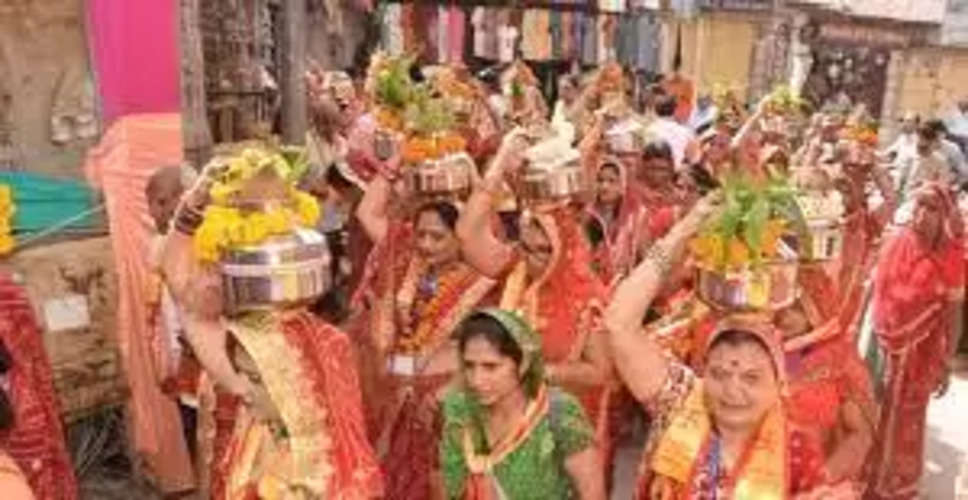 Dausa के नौरंगवाडा गांव में प्रतिमा की प्राण प्रतिष्ठा के लिए कलश यात्रा निकाली गई