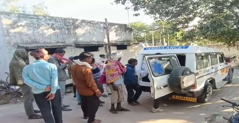 बांसवाड़ा: डंपर ने बाइक को कुचला, कॉलेज छात्रा और पिता घायल