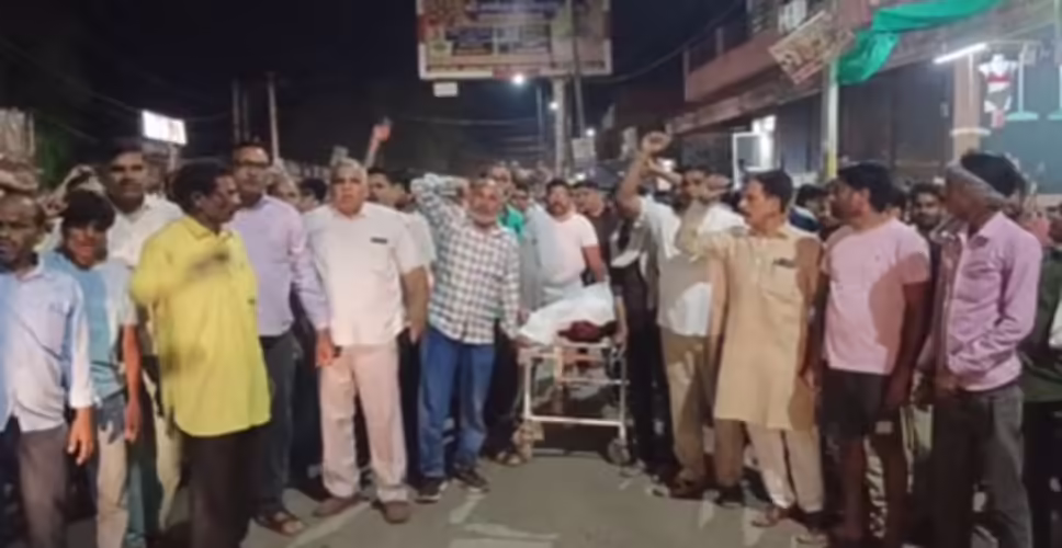 सर्राफा व्यापारी हत्याकांड के खुलासे से पहले थाने के पास नकाबपोश बदमाश की वारदात, पुलिस पर उठे सवाल