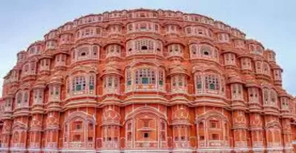 Jaipur की शान Hawa Mahal का इतिहास क्या है? वीडियो में जानिए इसके निर्माण की खासियत
