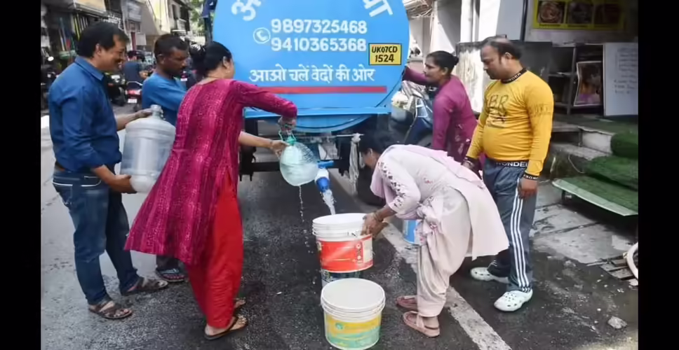 दौसा के खटीकान मोहल्ले में पानी की किल्लत, लोग टैंकर मंगवाने को मजबूर