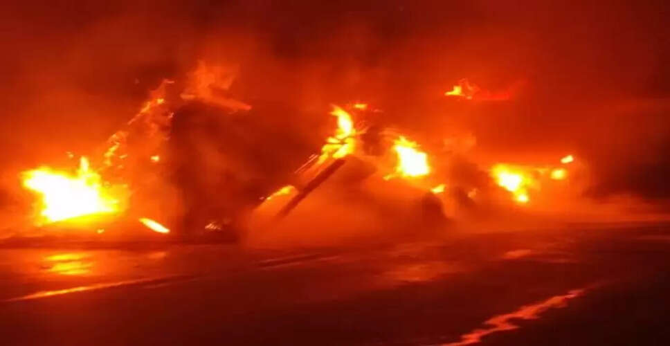 Rajasthan Breaking News चित्तौड़गढ़ में टैंकर और कंटेनर में भिडंत के बाद लगी आग, दोनों के चालकों की जिंदा जलने से दर्दनाक मौत