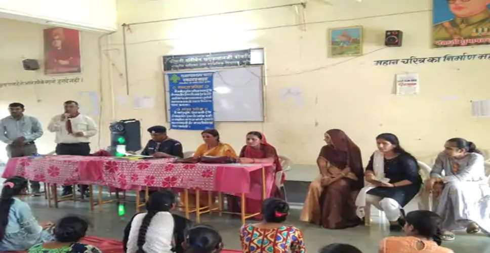 Jalore में बालिका कौशल विकास एवं अभिरुचि शिविर का सीबीईओ ने किया निरीक्षण, 120 छात्राओं को दिया जा रहा प्रशिक्षण