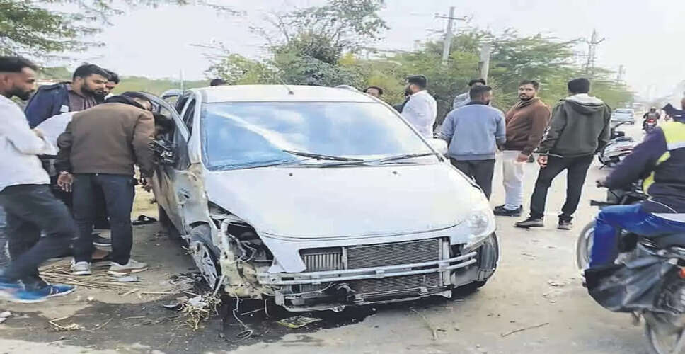 श्रीगंगानगर: बेकाबू कार ने बिजली के पोल और दो गाड़ियों से टक्कर मारी