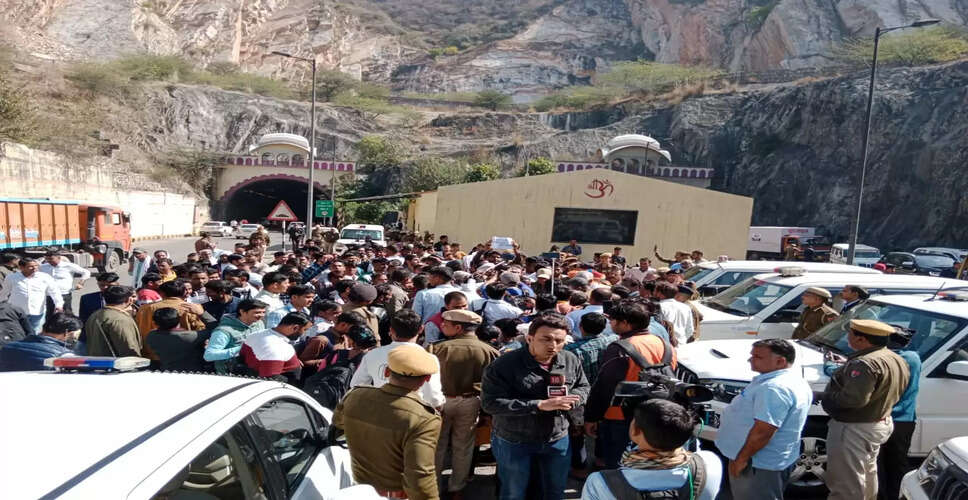M Kirori Meena Protest: बीजेपी सांसद किरोड़ी लाल मीणा अब शहीद स्मारक पर देंगे धरना, आज समर्थकों के साथ किया जयपुर कूच