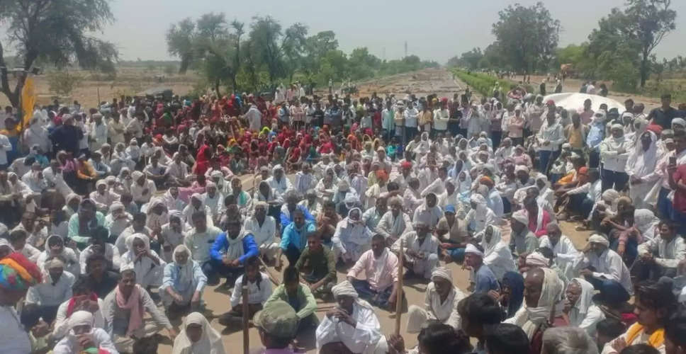 Saini Samaj Protest: सीएम गहलोत से वार्ता के बाद भी नहीं बनी सहमति, आंदोलनकारी मृतक मोहन सिंह को न्याय दिलाने की मांग पर अड़े