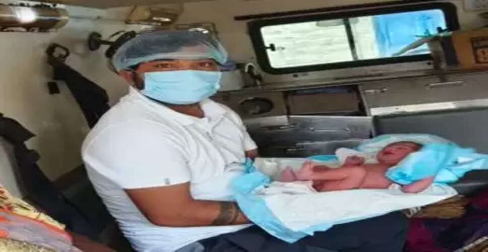 एम्बुलेंस बनी प्रसूता का सहारा: थानागाजी में महिला ने 108 एम्बुलेंस में दिया बच्चे को जन्म, जच्चा-बच्चा स्वस्थ