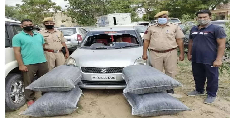 Pratapgarh में पुलिस नाकाबंदी में कार से चार बोरों में भरा 71 किलो डोडा पोस्त बरामद