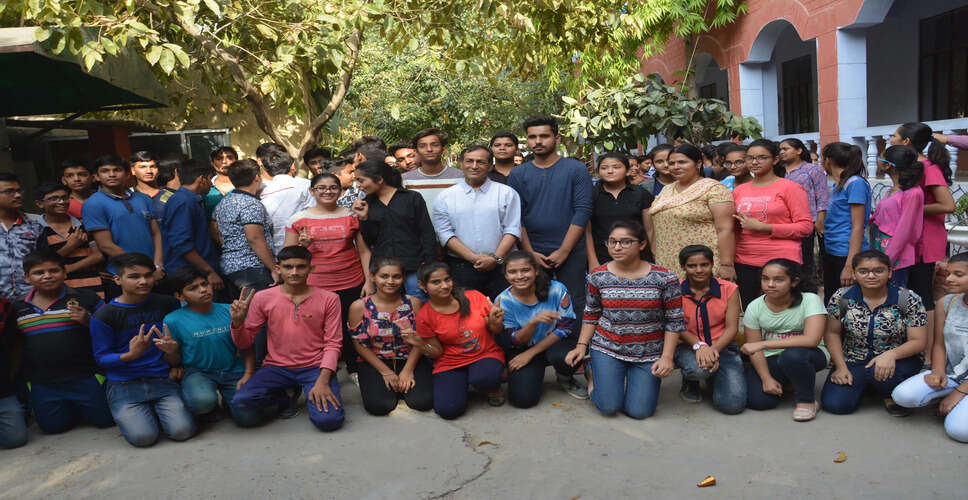 अलवर में CBSE 10वीं का शानदार रिजल्ट, दीपल बनी जिला टॉपर