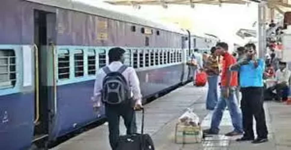 Jaipur गांधीनगर जयपुर स्टेशन से पूरे दिन नहीं गुजरी कोई ट्रेन