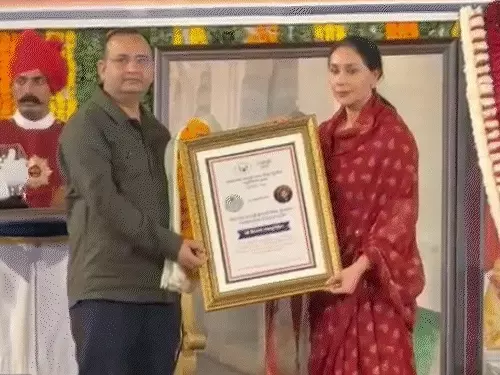 जयपुर में कैलाश खेर और अमीश त्रिपाठी को मिला सम्मान, सिटी पैलेस में हुए &lsquo;सवाई जयपुर अवॉर्ड्स-2026&rsquo;